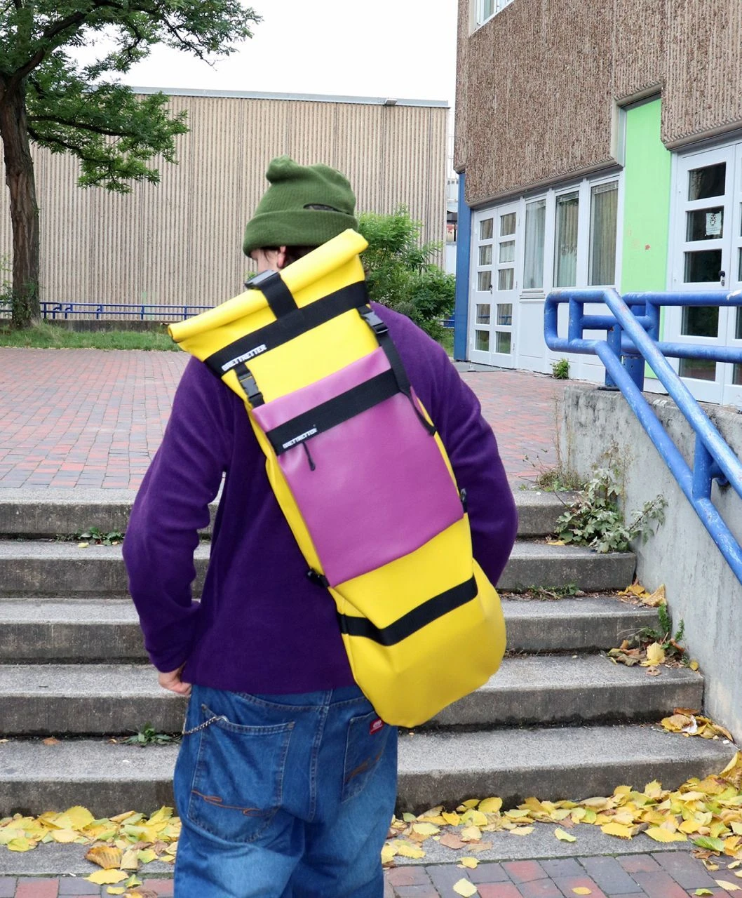 Brettretter Skateboard Crossbag 2.0 Gelb / Lila 5 Brettretter Skateboard Crossbag 2.0 Gelb / Lila – Bild 3